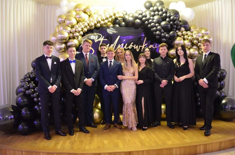  Studniówka maturzystów z ZS w Mszczonowie  