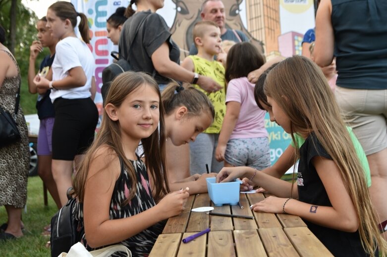  Kolorowe pożegnanie wakacji w Makowie 