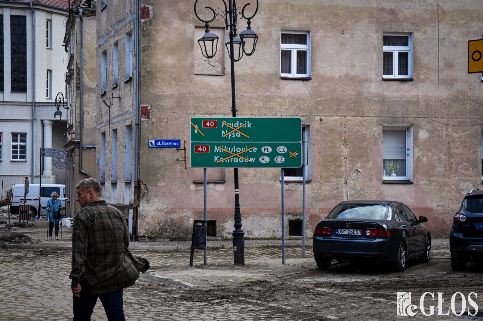  Myśliwi pomagają. Konwój dojechał do Głuchołaz 