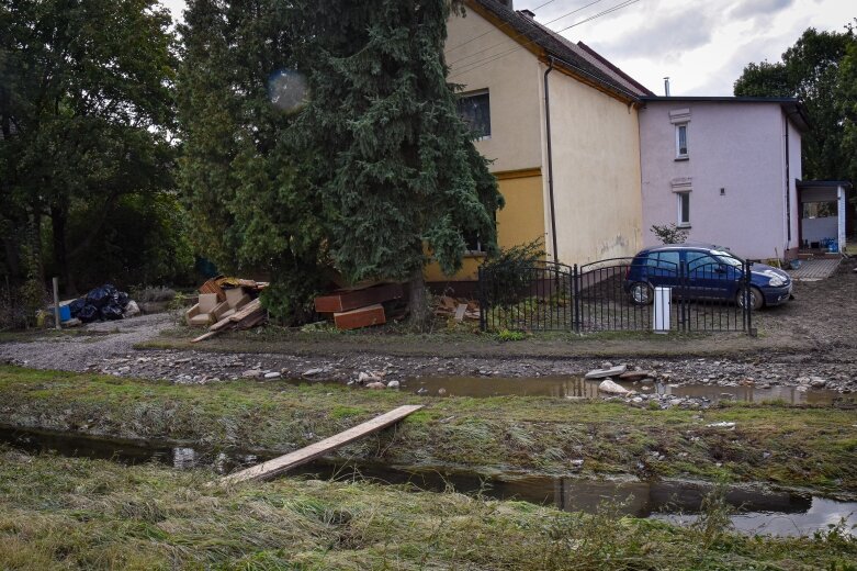  Myśliwi pomagają. Konwój dojechał do Głuchołaz 