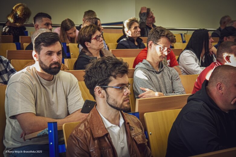 Biskup pod ostrzałem społeczników. Czy Centrum Integracji Cudzoziemców powstanie w Skierniewicach? 