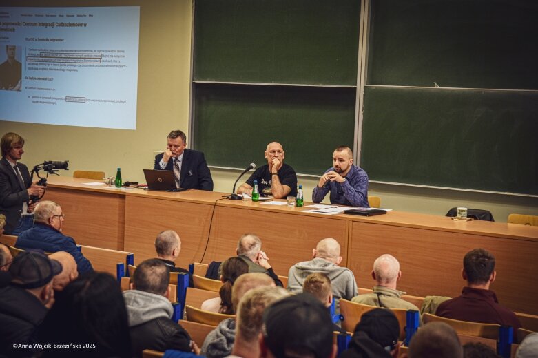  Biskup pod ostrzałem społeczników. Czy Centrum Integracji Cudzoziemców powstanie w Skierniewicach? 