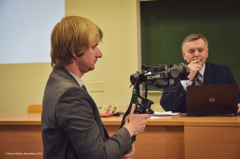  Biskup pod ostrzałem społeczników. Czy Centrum Integracji Cudzoziemców powstanie w Skierniewicach? 