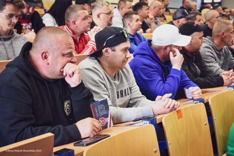  Biskup pod ostrzałem społeczników. Czy Centrum Integracji Cudzoziemców powstanie w Skierniewicach? 