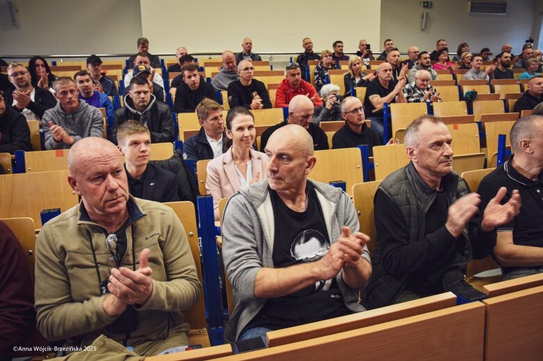  Biskup pod ostrzałem społeczników. Czy Centrum Integracji Cudzoziemców powstanie w Skierniewicach? 