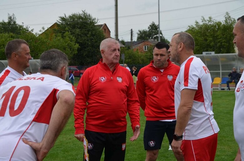  Sportowa niedziela w Głuchowie. Mieszkańcy świętowali otwarcie kompleksu boisk 