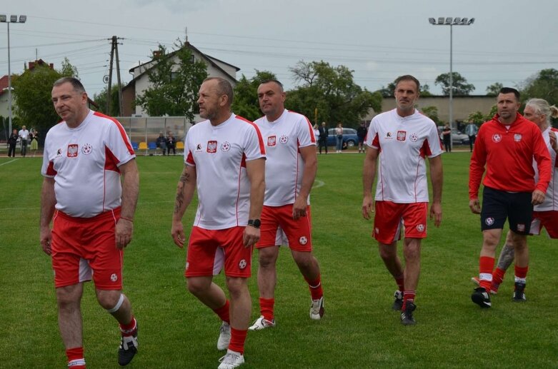  Sportowa niedziela w Głuchowie. Mieszkańcy świętowali otwarcie kompleksu boisk 