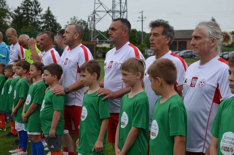  Sportowa niedziela w Głuchowie. Mieszkańcy świętowali otwarcie kompleksu boisk 