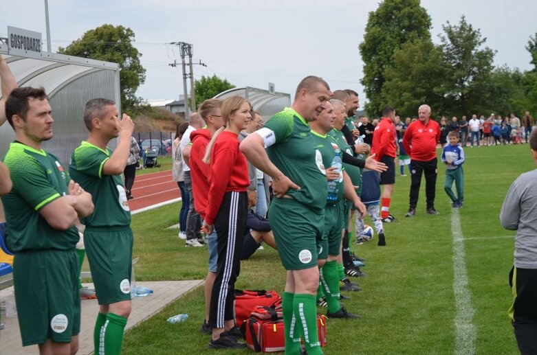  Sportowa niedziela w Głuchowie. Mieszkańcy świętowali otwarcie kompleksu boisk 