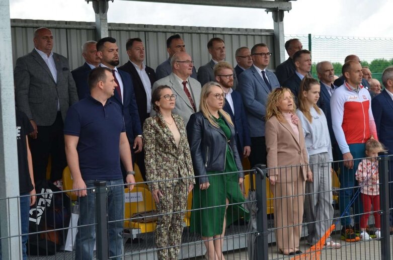  Sportowa niedziela w Głuchowie. Mieszkańcy świętowali otwarcie kompleksu boisk 