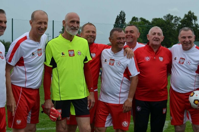  Sportowa niedziela w Głuchowie. Mieszkańcy świętowali otwarcie kompleksu boisk 