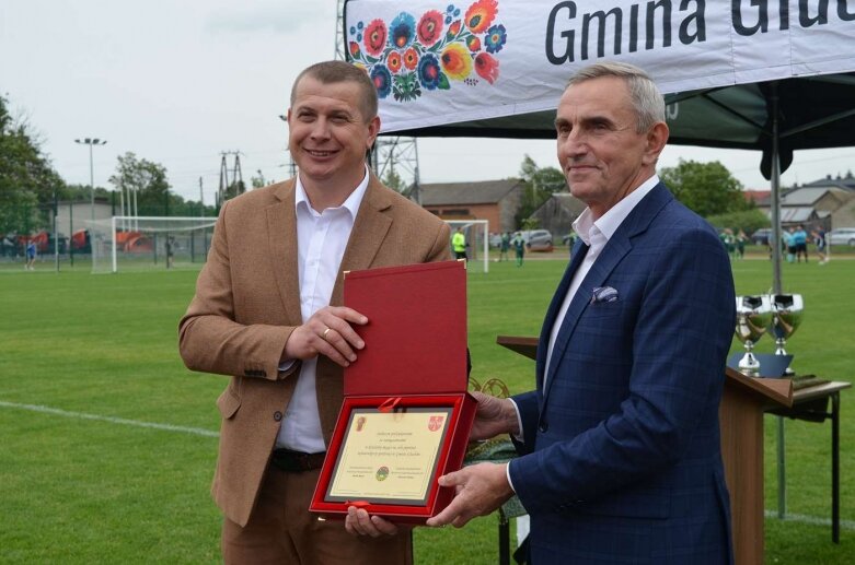  Sportowa niedziela w Głuchowie. Mieszkańcy świętowali otwarcie kompleksu boisk 
