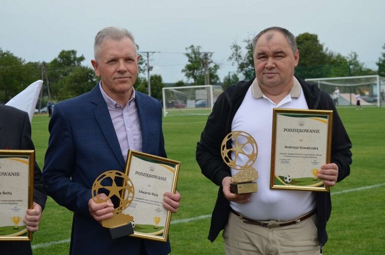  Sportowa niedziela w Głuchowie. Mieszkańcy świętowali otwarcie kompleksu boisk 