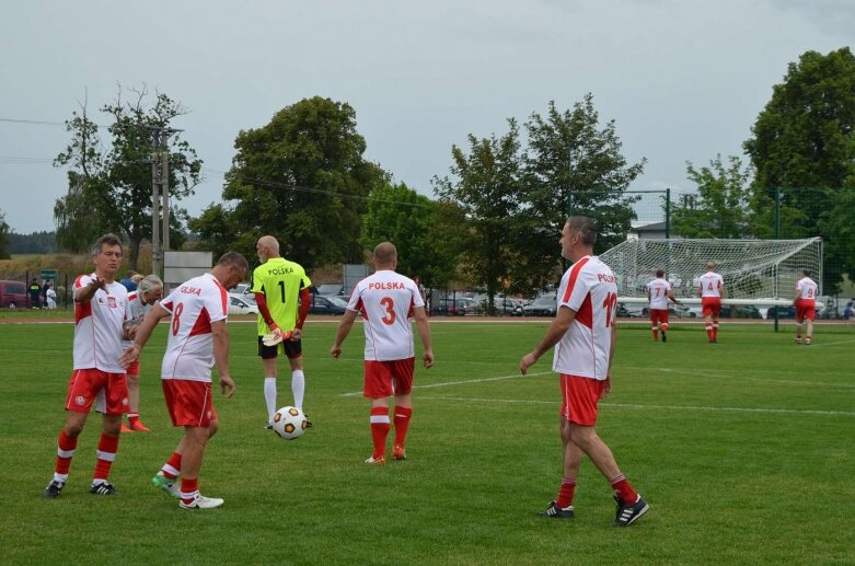  Sportowa niedziela w Głuchowie. Mieszkańcy świętowali otwarcie kompleksu boisk 