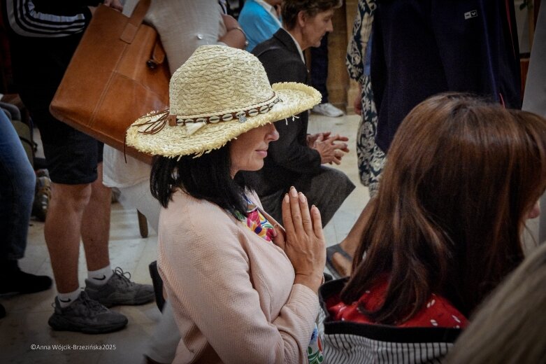 Młodzi na szlaku. Piesza pielgrzymka z Łowicza do Częstochowy krok po kroku