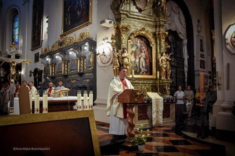  Młodzi na szlaku. Piesza pielgrzymka z Łowicza do Częstochowy krok po kroku 