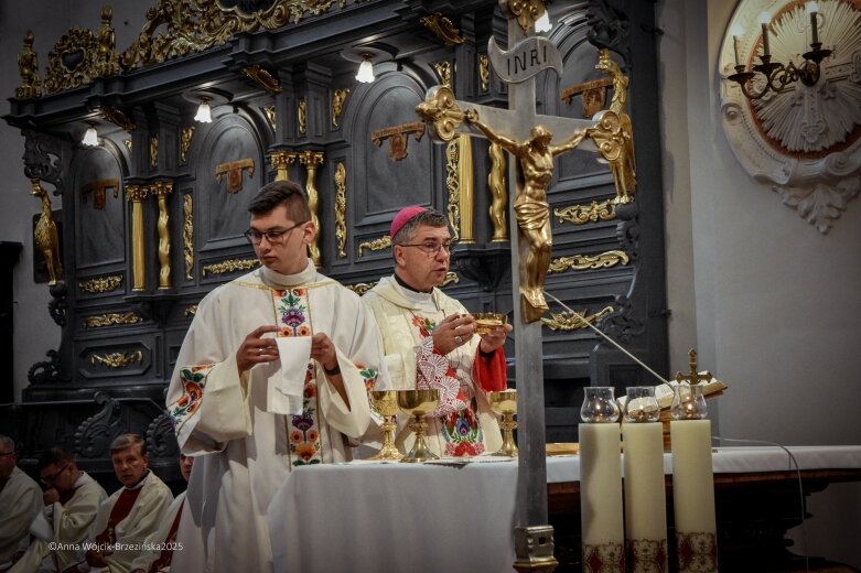  Młodzi na szlaku. Piesza pielgrzymka z Łowicza do Częstochowy krok po kroku 