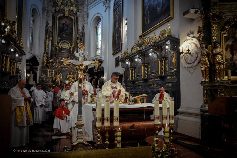  Młodzi na szlaku. Piesza pielgrzymka z Łowicza do Częstochowy krok po kroku 