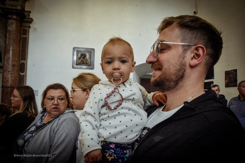  Młodzi na szlaku. Piesza pielgrzymka z Łowicza do Częstochowy krok po kroku 