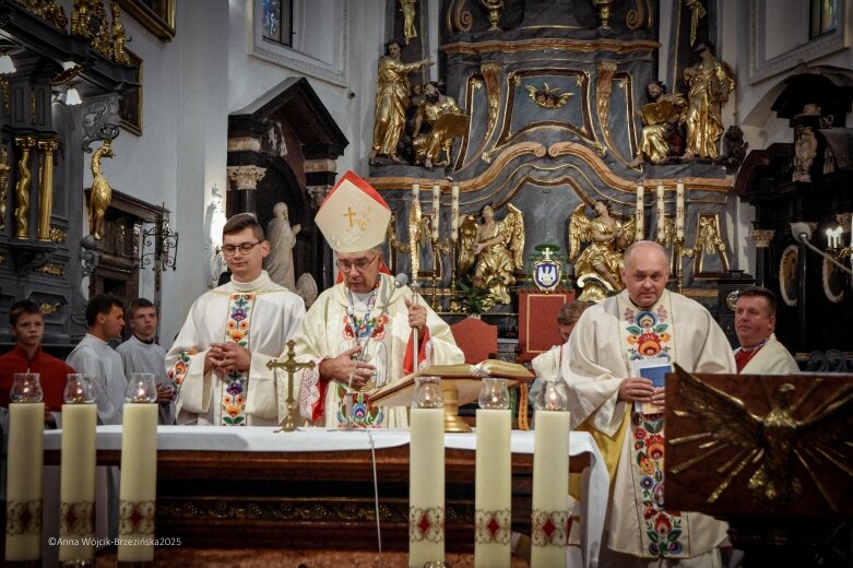  Młodzi na szlaku. Piesza pielgrzymka z Łowicza do Częstochowy krok po kroku 