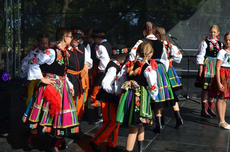  Powiatowe Święto Plonów w Starej Rawie  