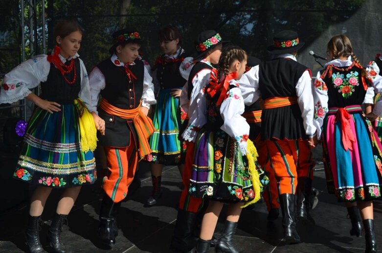  Powiatowe Święto Plonów w Starej Rawie  