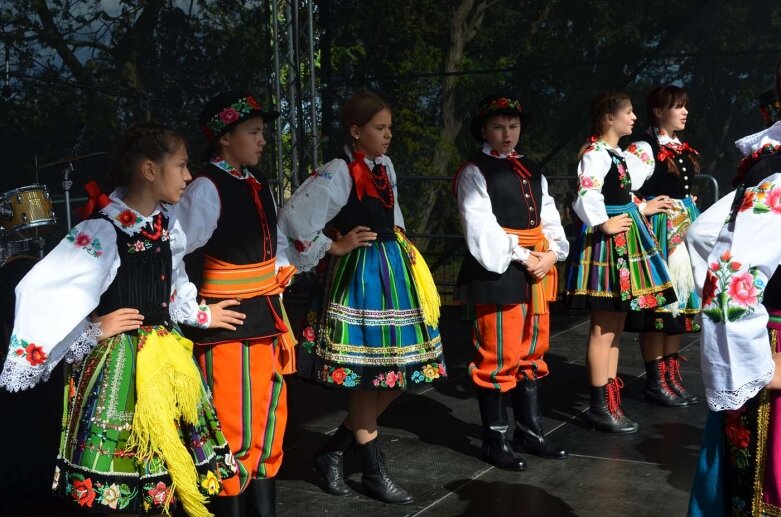  Powiatowe Święto Plonów w Starej Rawie  