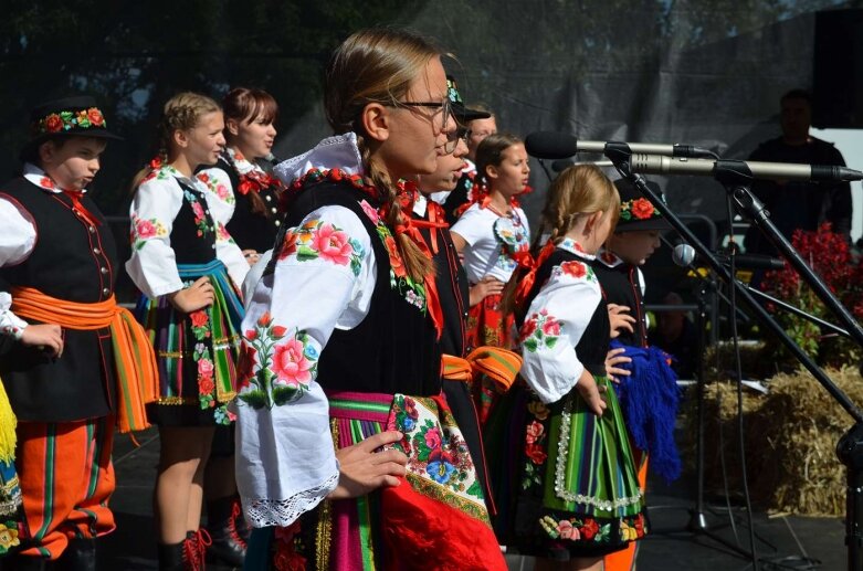 Powiatowe Święto Plonów w Starej Rawie  