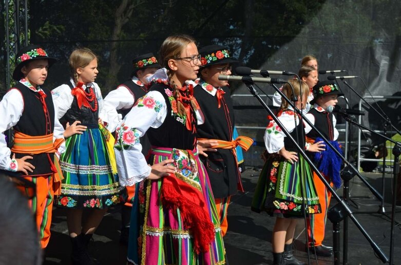  Powiatowe Święto Plonów w Starej Rawie  