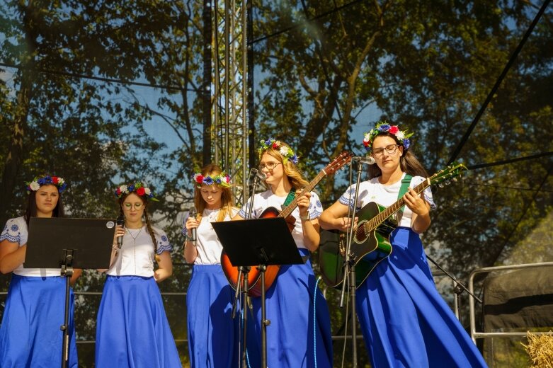  Powiatowe Święto Plonów w Starej Rawie  