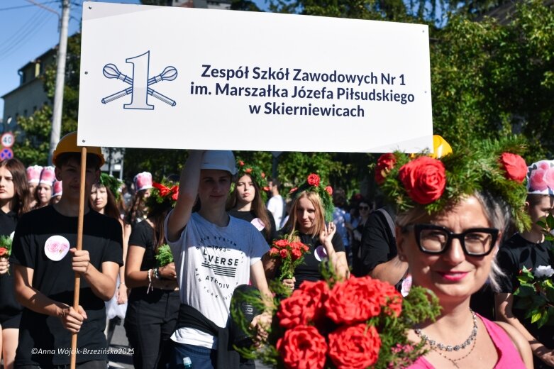  Barwna parada ulicami Skierniewic 