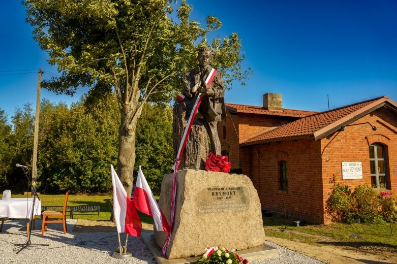  Uroczyste odsłonięcie pomnika Władysława Stanisława Reymonta  