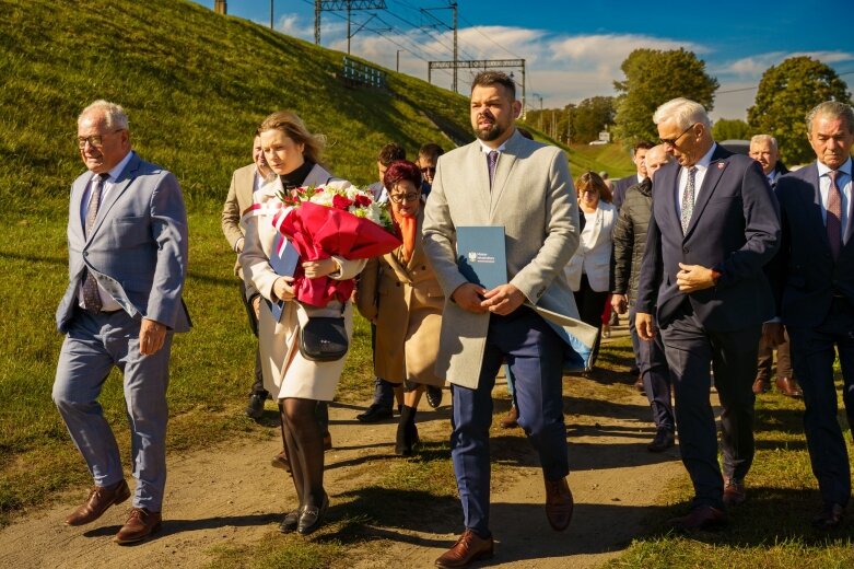 Uroczyste odsłonięcie pomnika Władysława Stanisława Reymonta  
