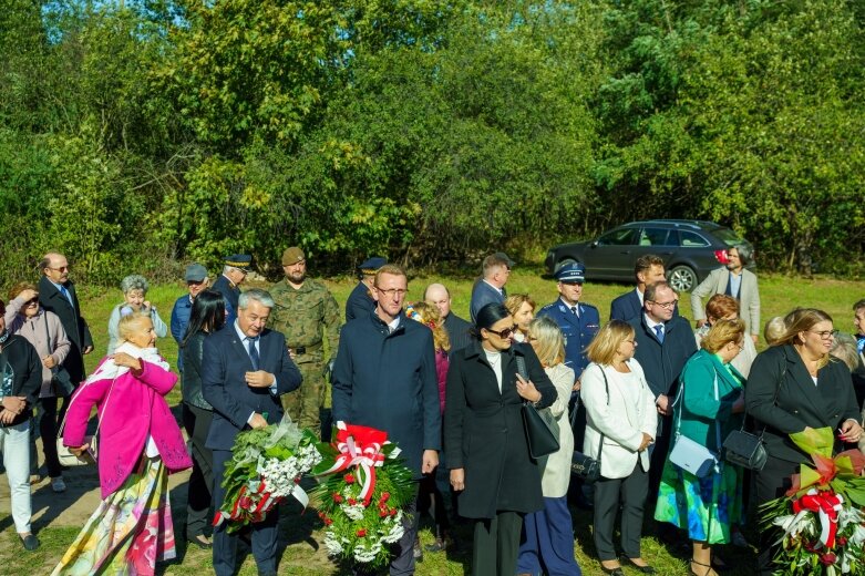  Uroczyste odsłonięcie pomnika Władysława Stanisława Reymonta  