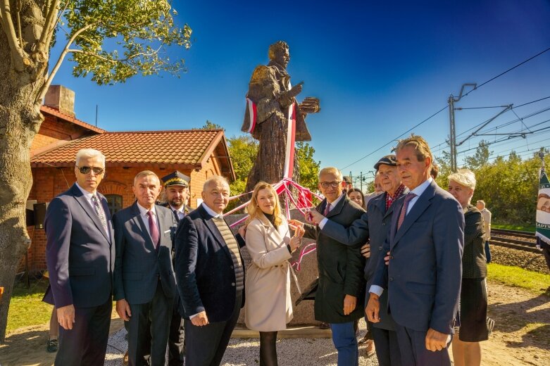 Uroczyste odsłonięcie pomnika Władysława Stanisława Reymonta 