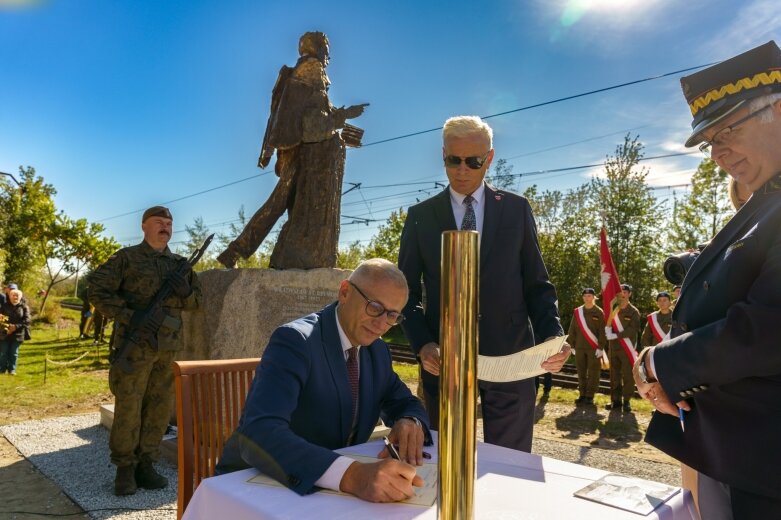  Uroczyste odsłonięcie pomnika Władysława Stanisława Reymonta  