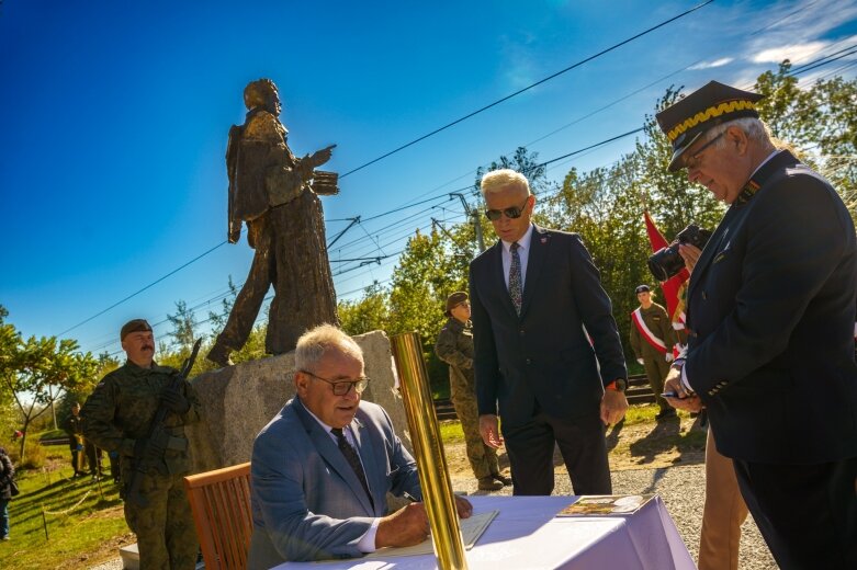  Uroczyste odsłonięcie pomnika Władysława Stanisława Reymonta  