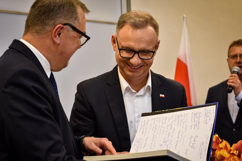 Andrzej Duda w Skierniewicach. Między polityką, książką a poczuciem ulgi