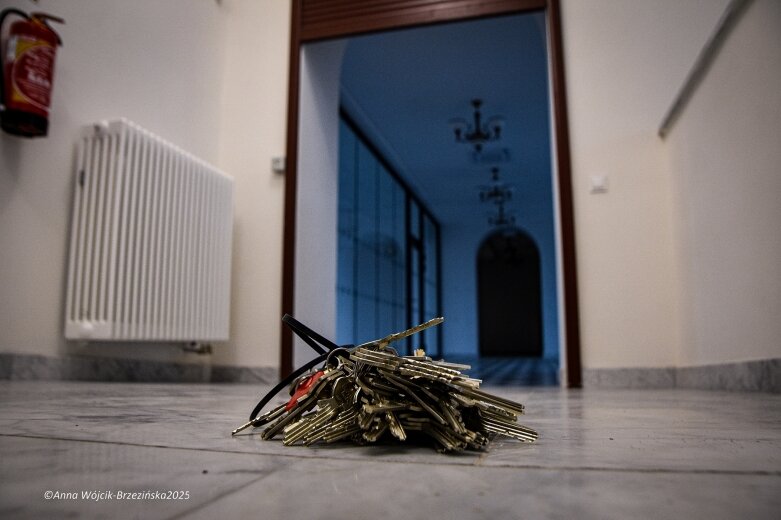  Dworzec kolejowy w Skierniewicach po modernizacji. Inwestycja za ponad 45 mln zł oddana do użytku 