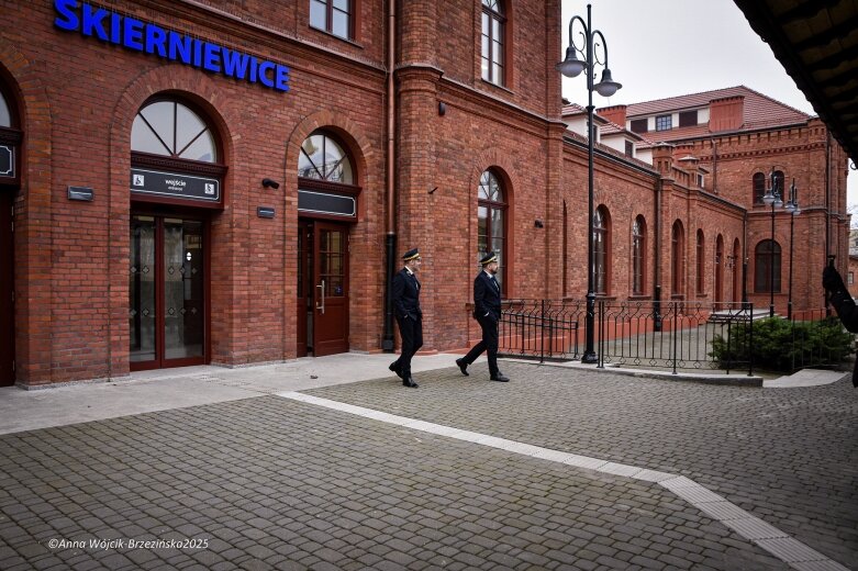  Dworzec kolejowy w Skierniewicach po modernizacji. Inwestycja za ponad 45 mln zł oddana do użytku 