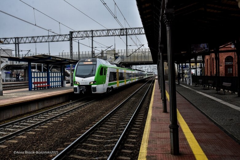  Dworzec kolejowy w Skierniewicach po modernizacji. Inwestycja za ponad 45 mln zł oddana do użytku 