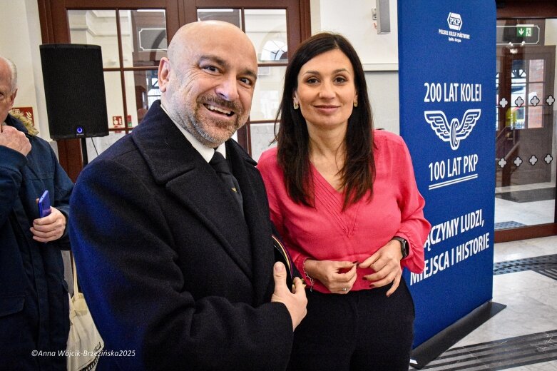  Dworzec kolejowy w Skierniewicach po modernizacji. Inwestycja za ponad 45 mln zł oddana do użytku 