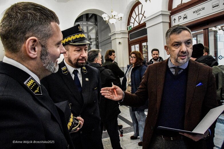  Dworzec kolejowy w Skierniewicach po modernizacji. Inwestycja za ponad 45 mln zł oddana do użytku 