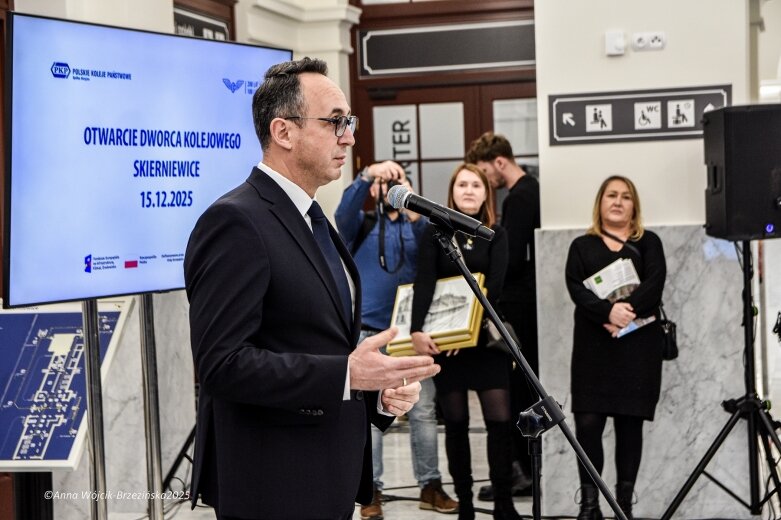  Dworzec kolejowy w Skierniewicach po modernizacji. Inwestycja za ponad 45 mln zł oddana do użytku 