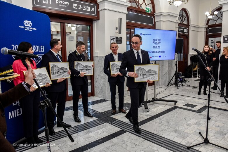 Dworzec kolejowy w Skierniewicach po modernizacji. Inwestycja za ponad 45 mln zł oddana do użytku