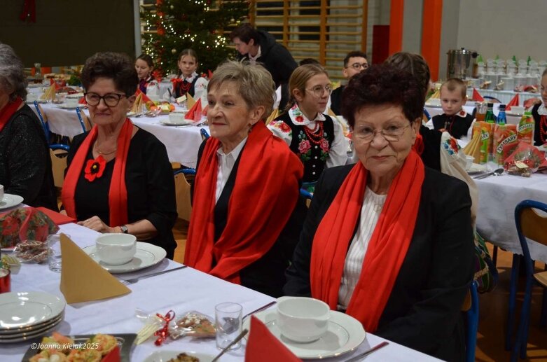  Wigilijny wieczór z Zespole Szkół w Głuchowie  