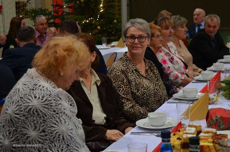  Wigilijny wieczór z Zespole Szkół w Głuchowie  