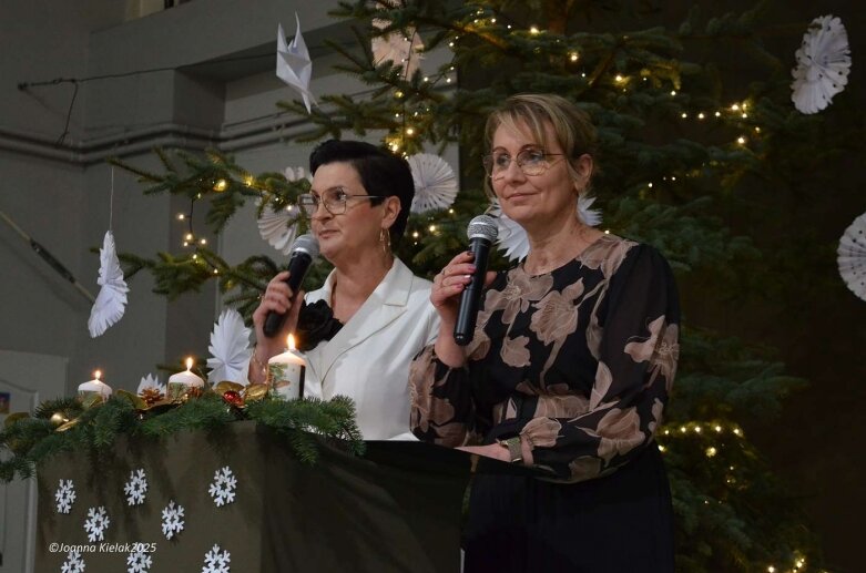  Wigilijny wieczór z Zespole Szkół w Głuchowie  