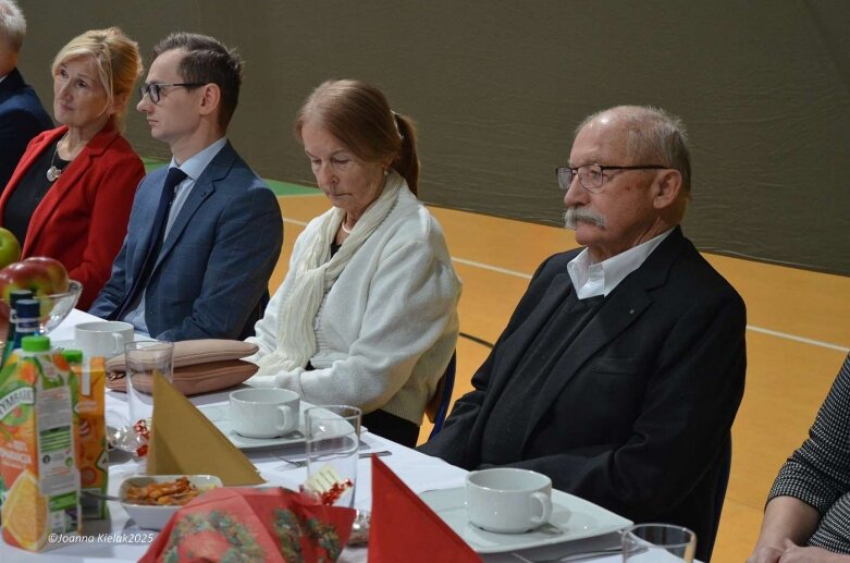  Wigilijny wieczór z Zespole Szkół w Głuchowie  