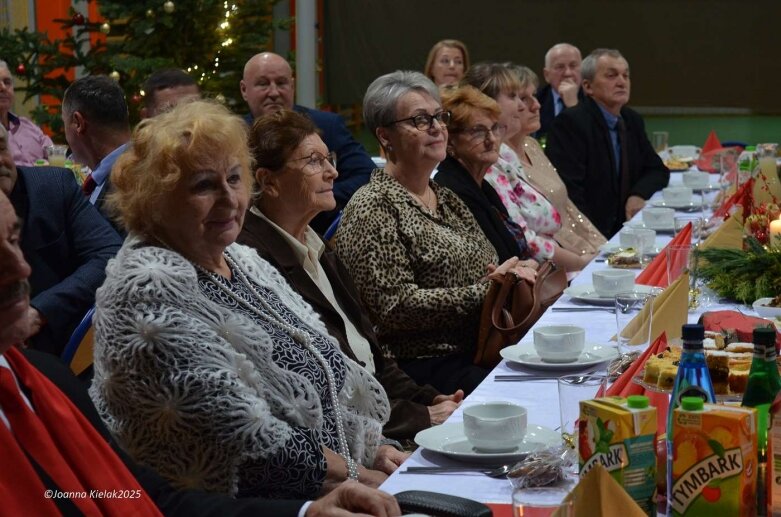  Wigilijny wieczór z Zespole Szkół w Głuchowie  